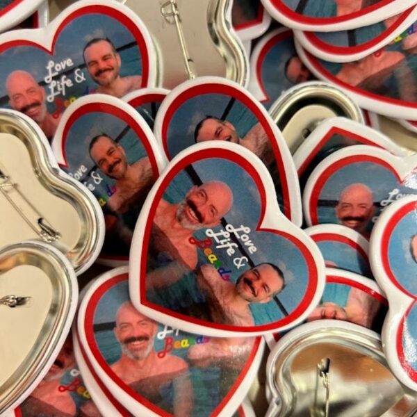 Chapas Corazon alfiler